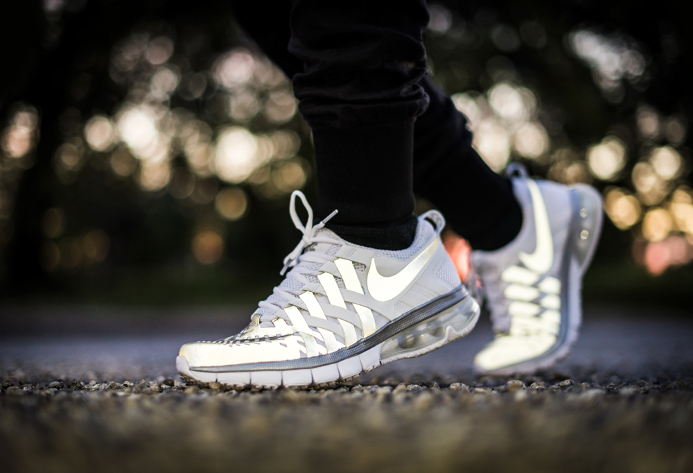 nike fingertrap max white