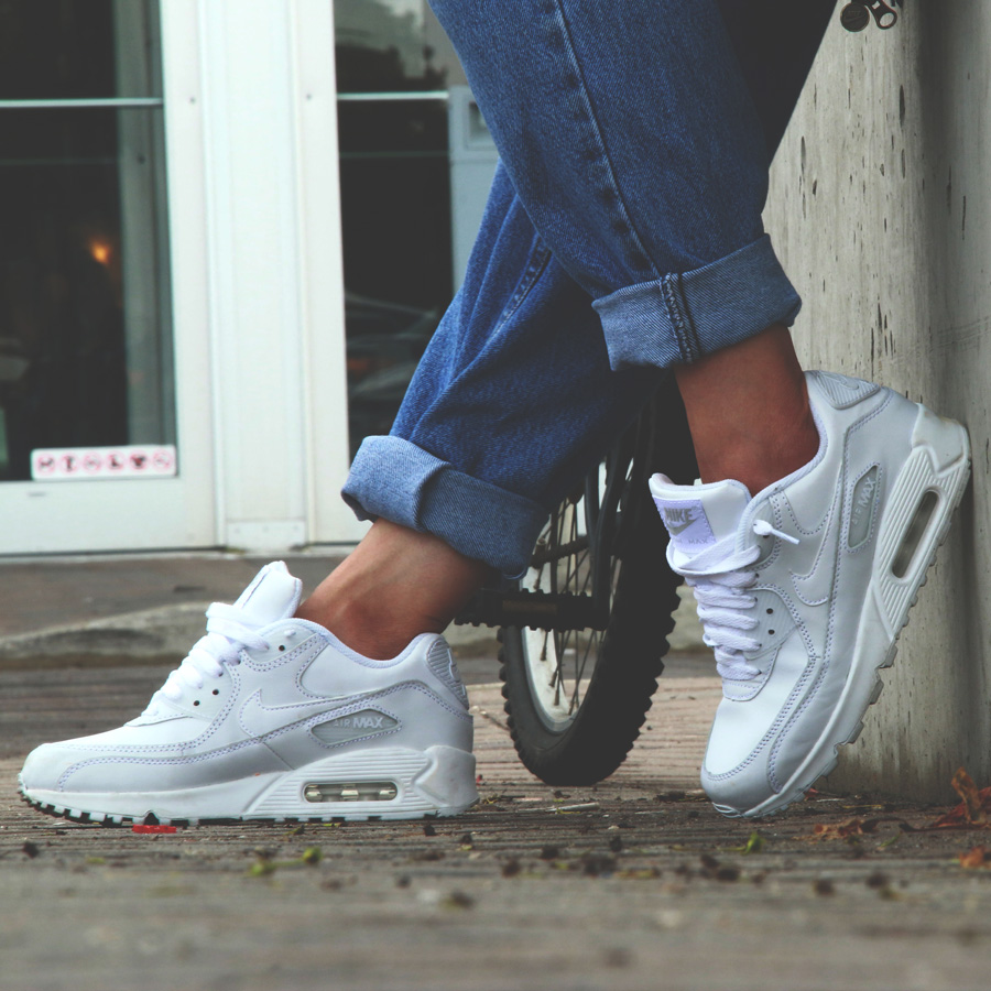 nike air max 90 white womens outfit