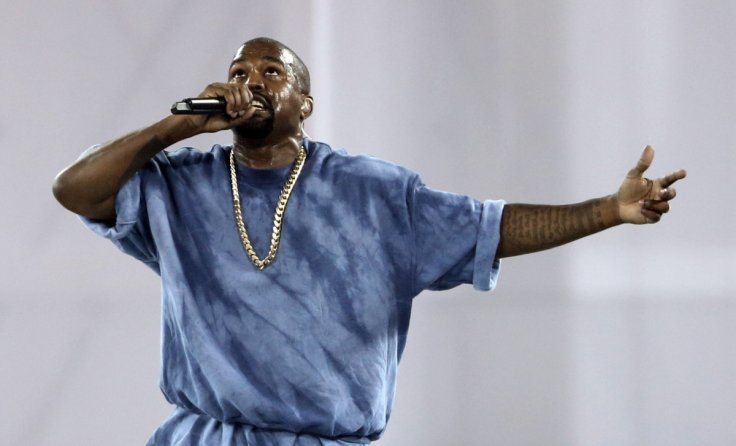 Kanye West Performs