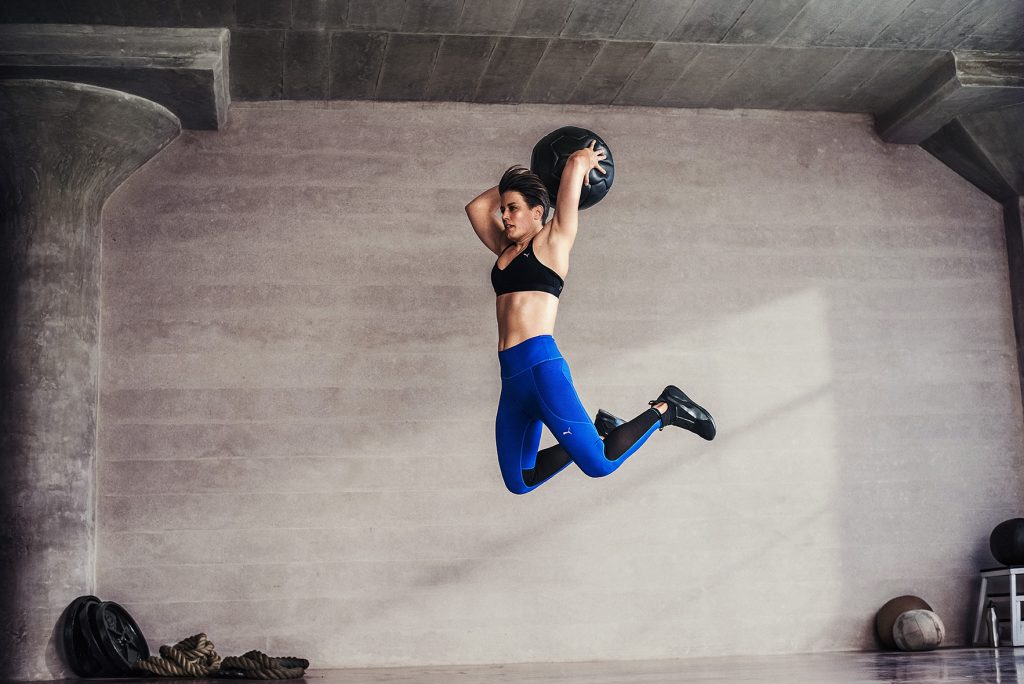 16SS_RT_Training_Jamie_Jumps_Fierce-Black_0219_RGB