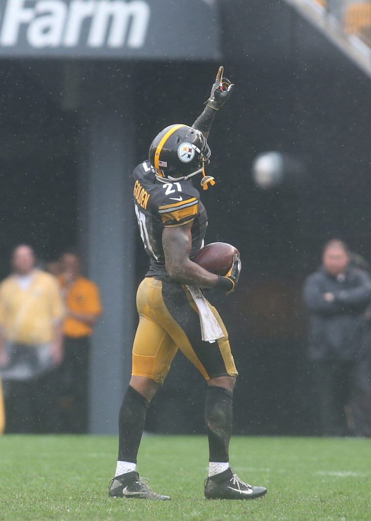 Sep 18, 2016; Pittsburgh, PA, USA; Pittsburgh Steelers strong safety Robert Golden (21) reacts after recovering a fumble against the Cincinnati Bengals during the fourth quarter at Heinz Field. The Pittsburgh Steelers won 24-16. Mandatory Credit: Charles LeClaire-USA TODAY Sports