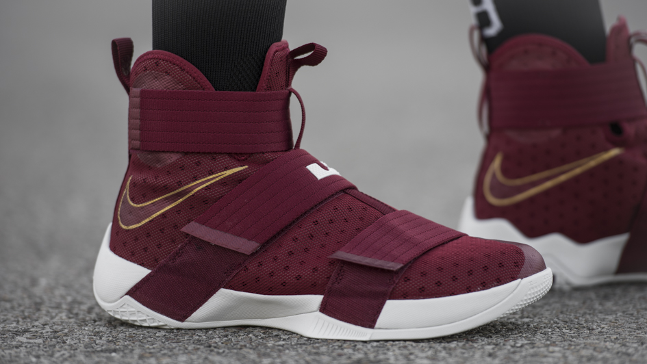 finish line lebron soldier