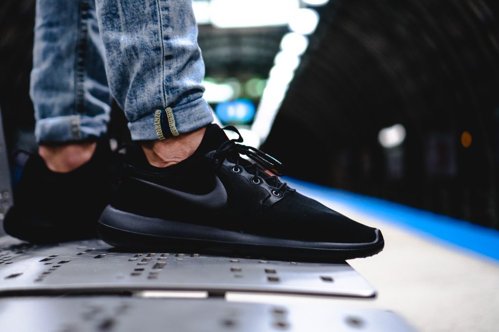 nike roshe 2 all black