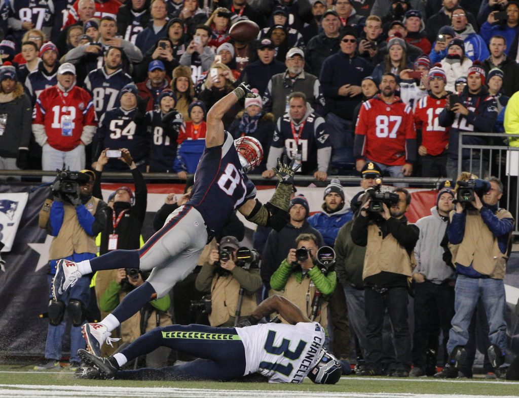 Nov 13, 2016; Foxborough, MA, USA; New England Patriots tight end Rob Gronkowski (87) can't catch a pass while defended by Seattle Seahawks strong safety Kam Chancellor (31) in the second half at Gillette Stadium. Seattle Seahawks defeated the Patriots 31-24. Mandatory Credit: David Butler II-USA TODAY Sports