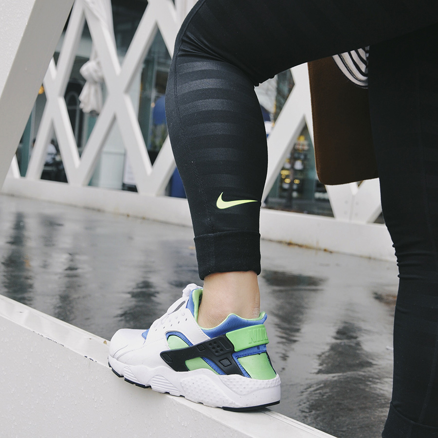 Anna Bediones @atothebed in Nike Pro Leggings and Nike Huarache
