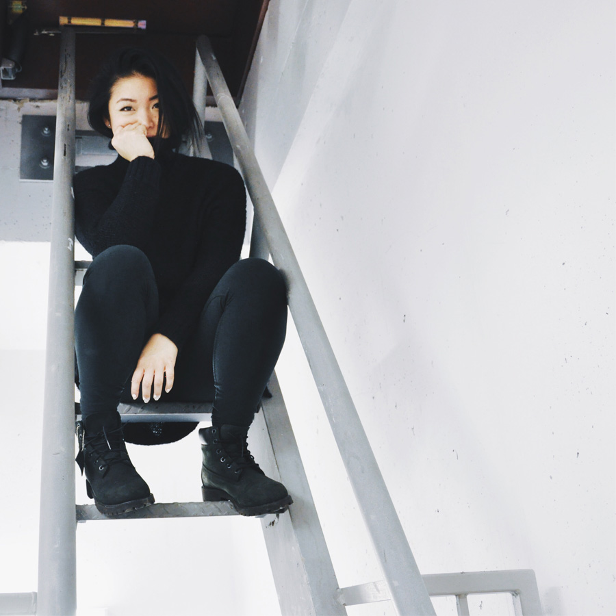 Anna Bediones @atothebed in Timberland 6in Boot (black)