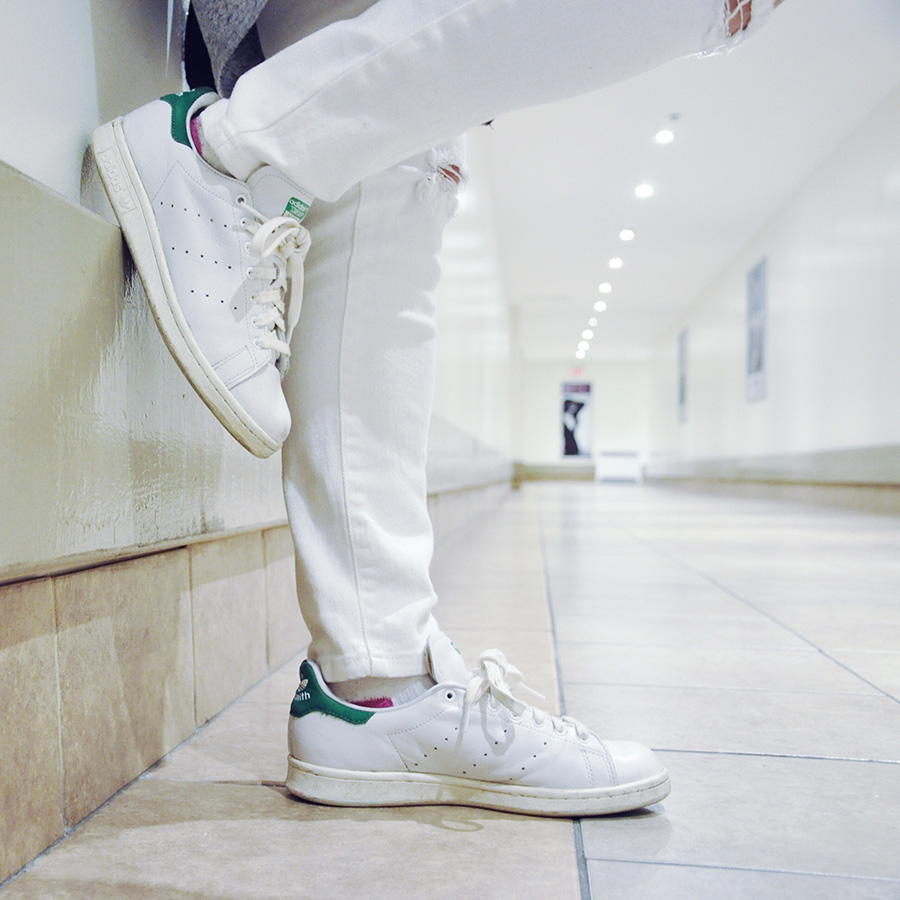 Anna Bediones @atothebed in adidas Stan Smith