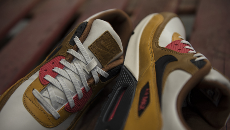 canale con la nike air max 90 la fuga canale con la nike air max 90 la fuga
