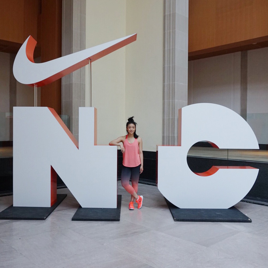 Anna Bediones @atothebed workout look - Nike Elastika Tank Nike Legend Sunset Tights Nike Free 5.0