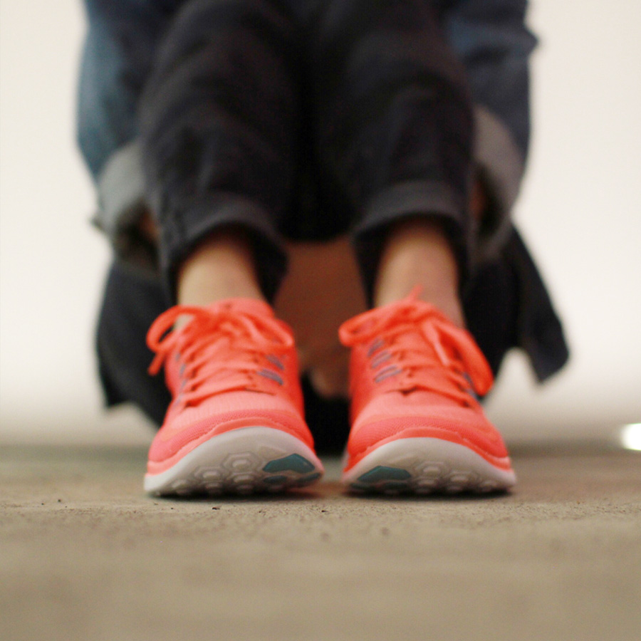 Anna Bediones @atothebed Nike Free 5.0 (casual)