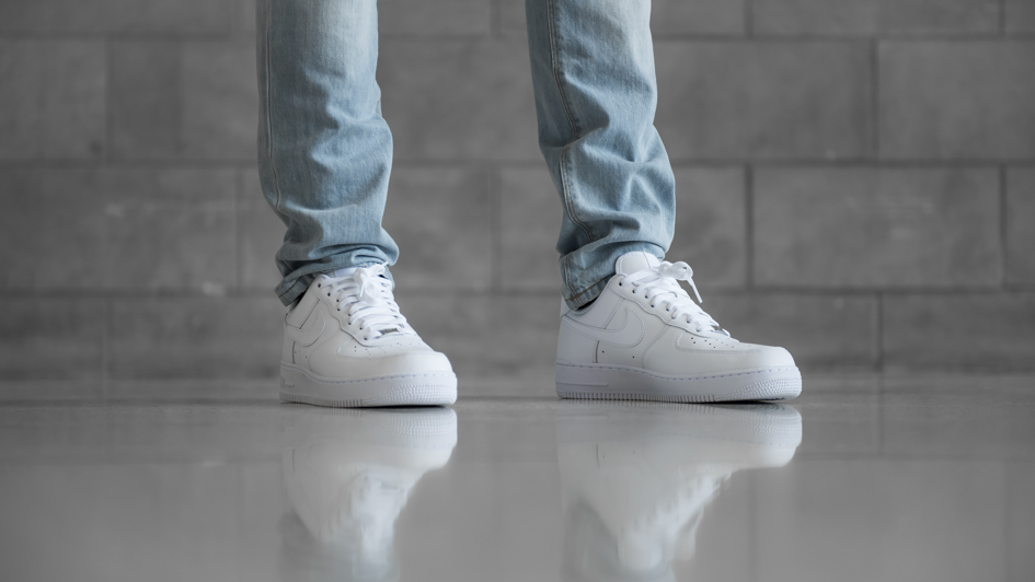 nike air force 1 white with jeans