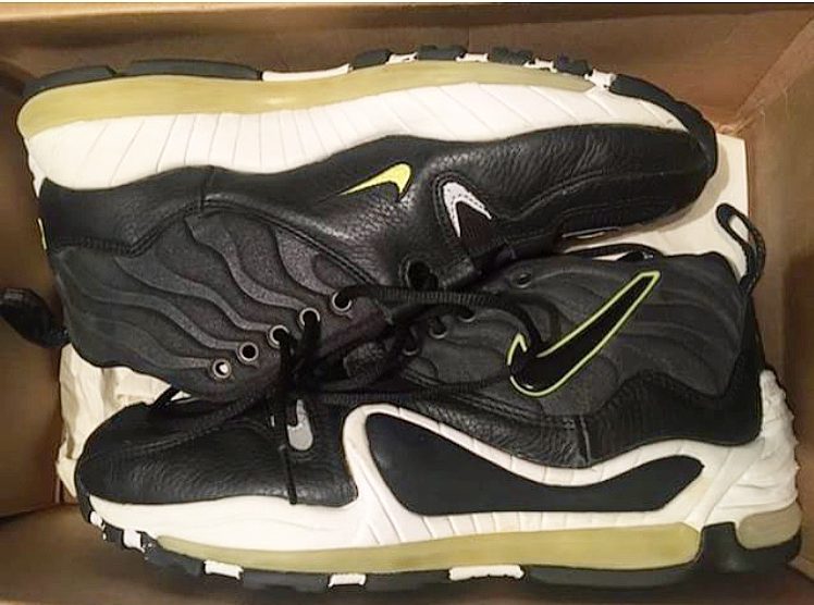 Nike Air Ubiquitous Max 2