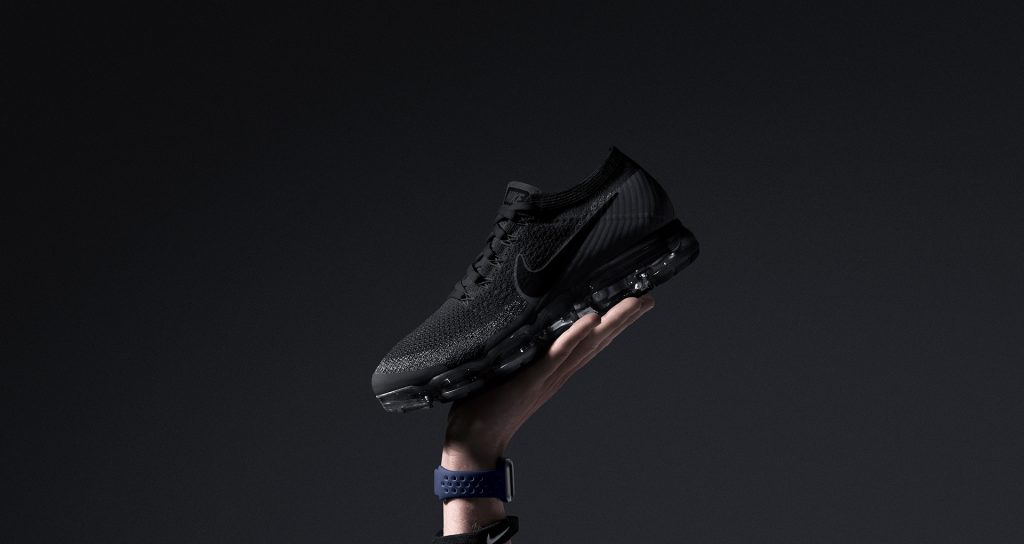 finish line vapormax black