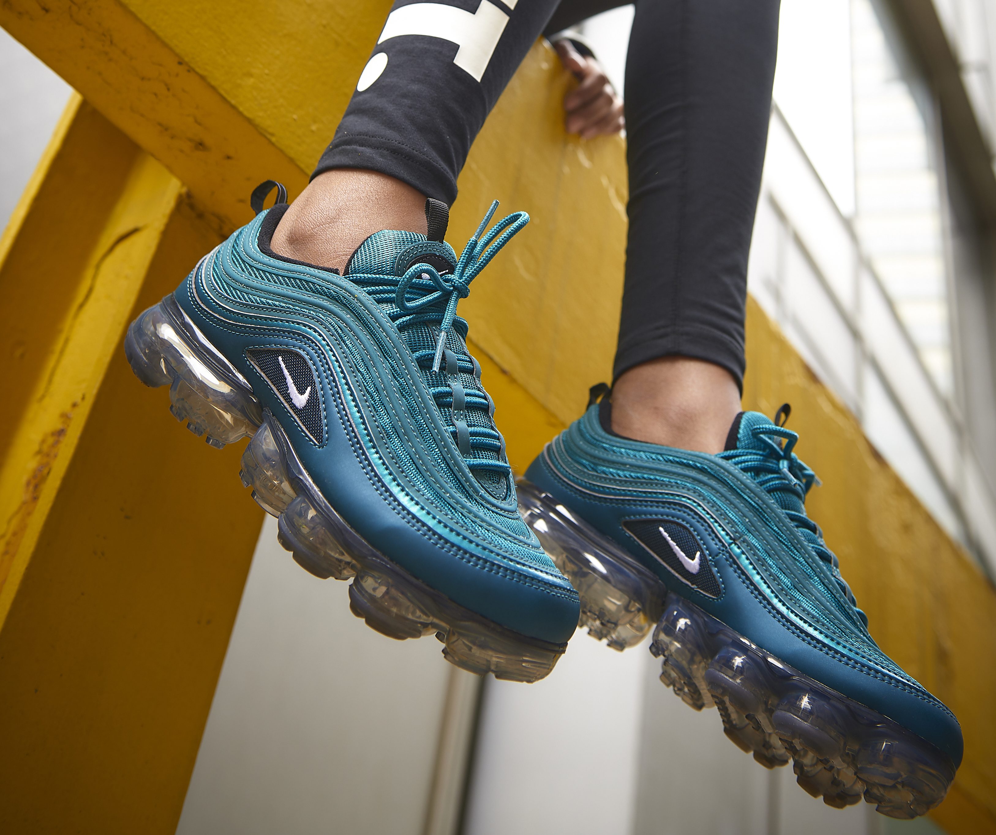 blue nike vapormax 97