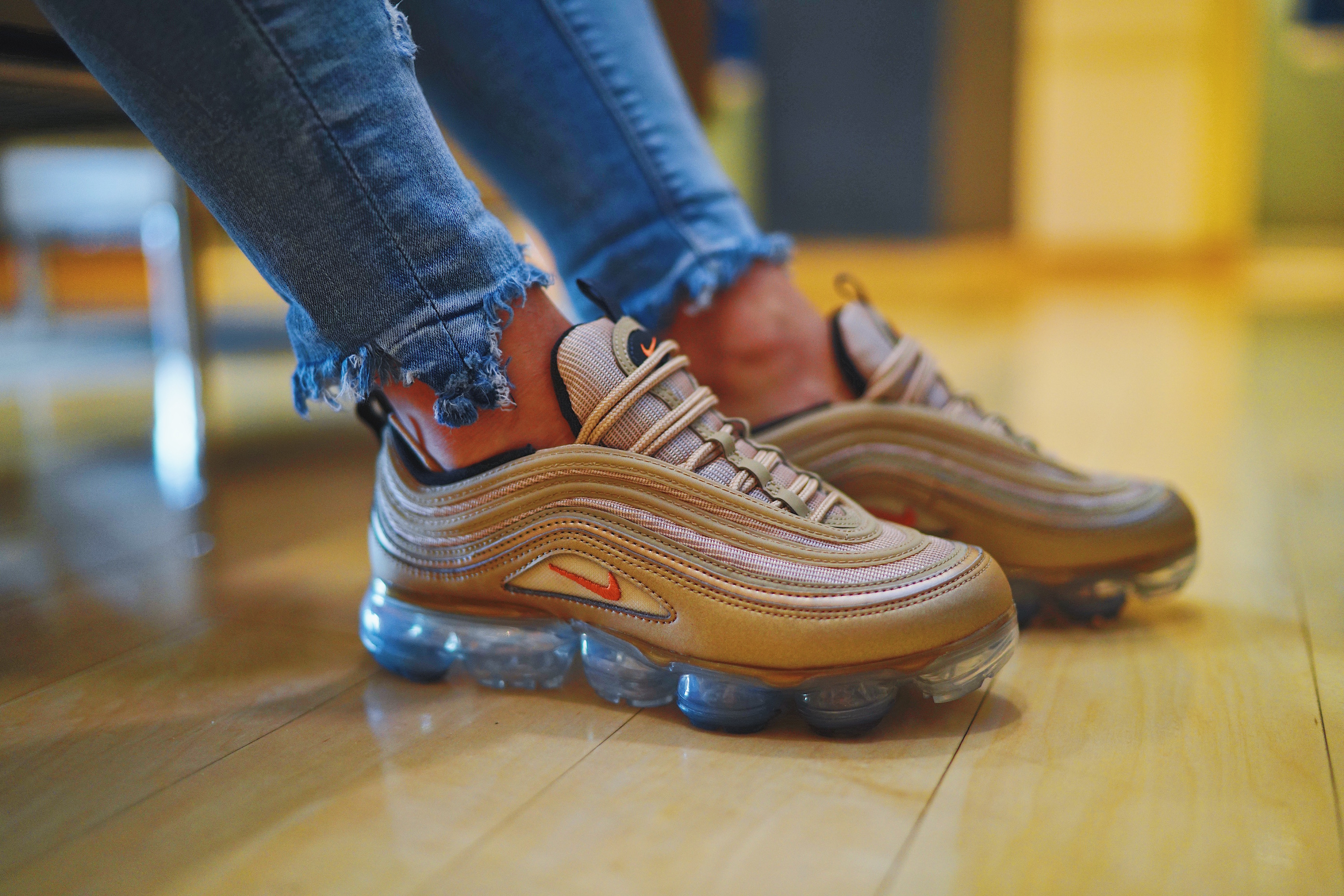 nike 97 gold vapormax