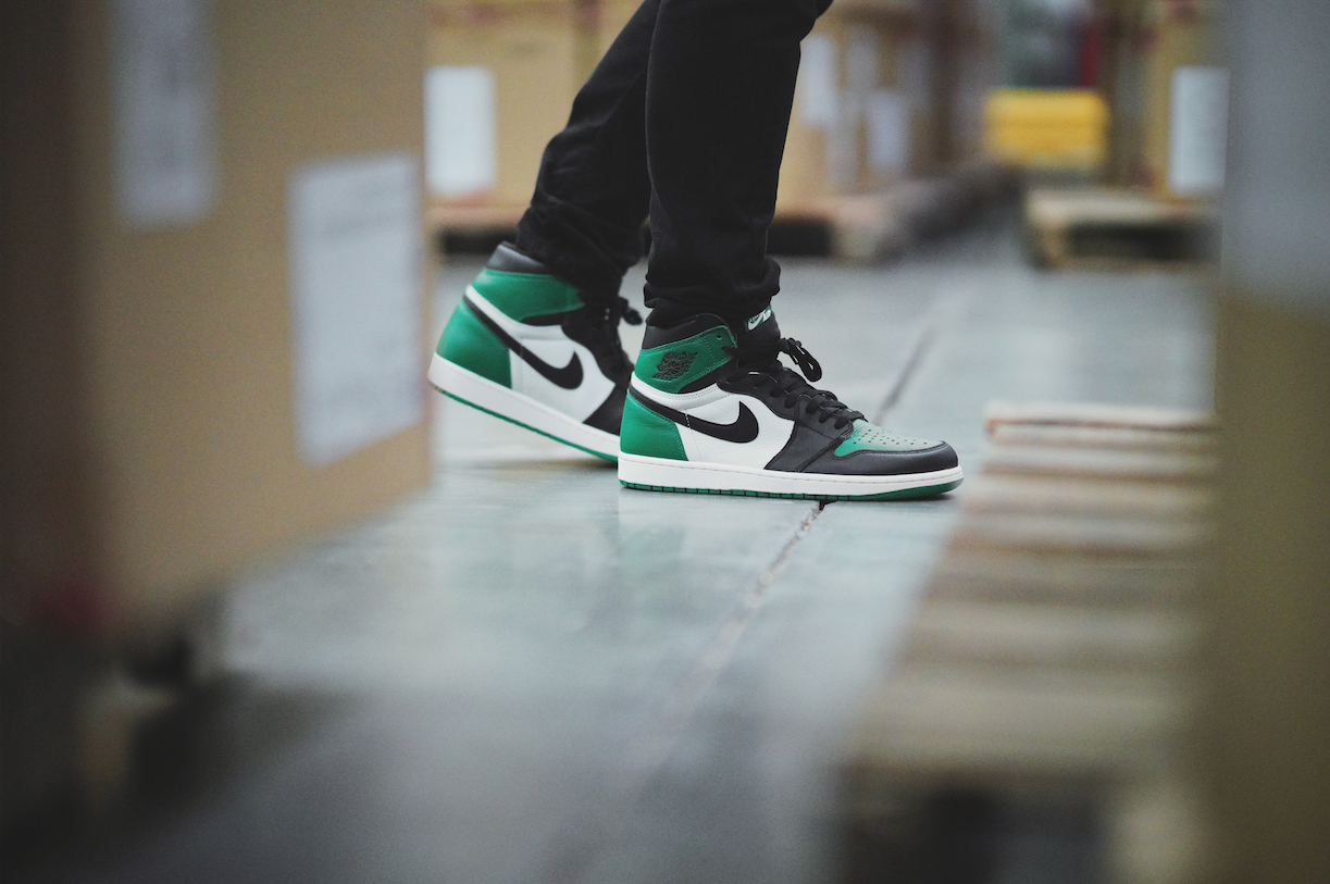 jordan 1 pine green finish line