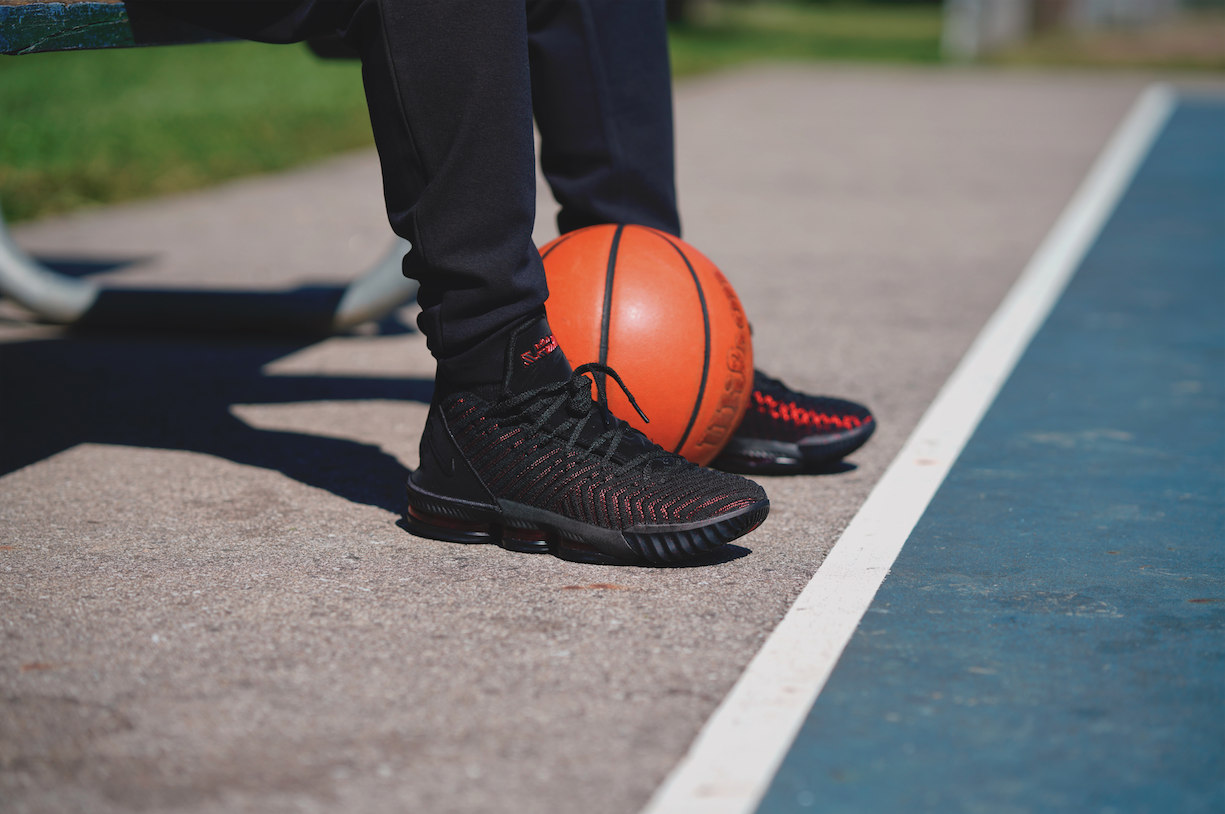 nike lebron xvi 16 fresh bred