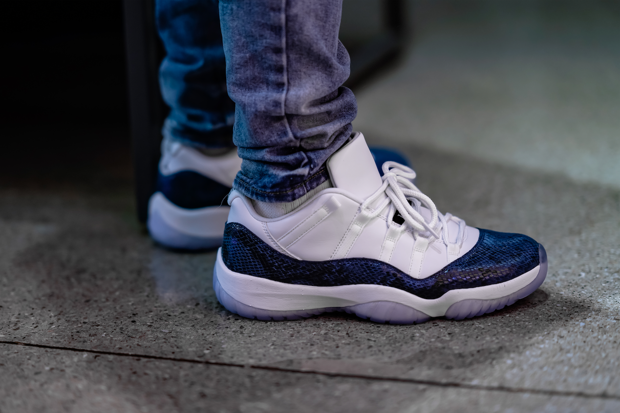 jordan retro 11 low white black navy