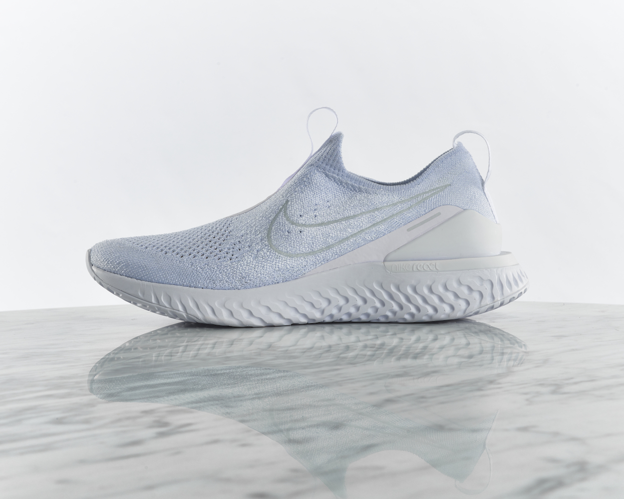 nike react flyknit laceless