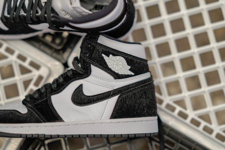 finish line black jordans