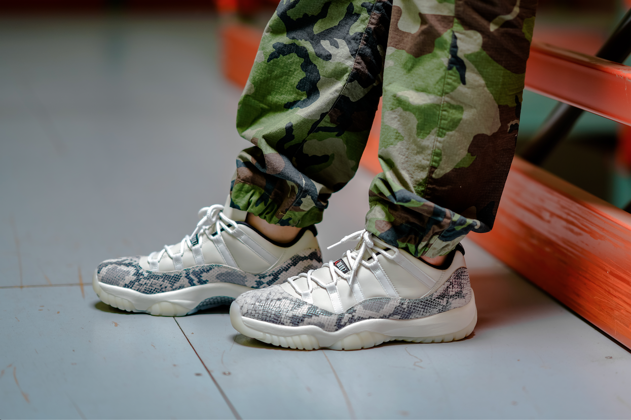 retro 11 low snakeskin