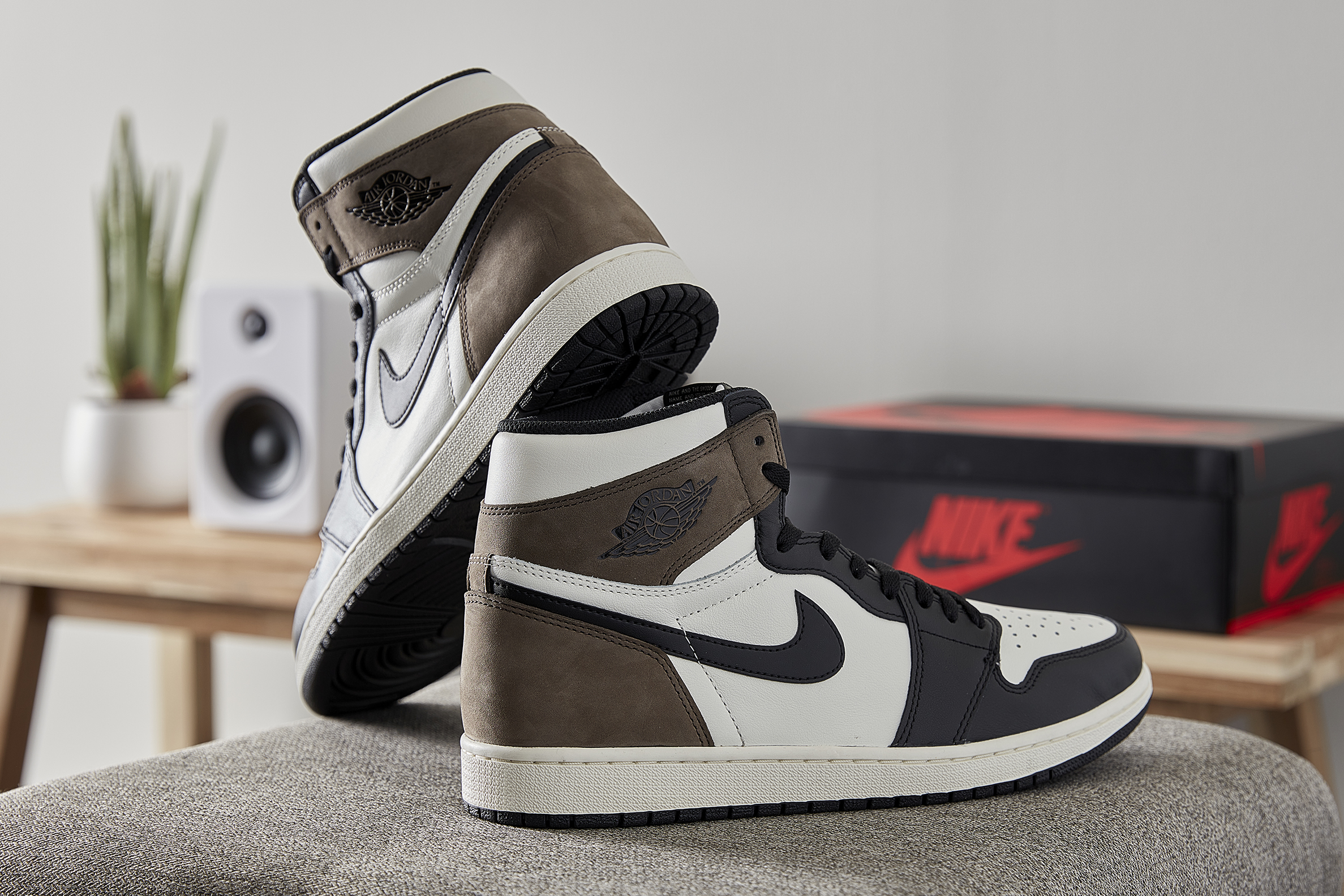 Air Jordan 1 Retro High OG 'Black Mocha 