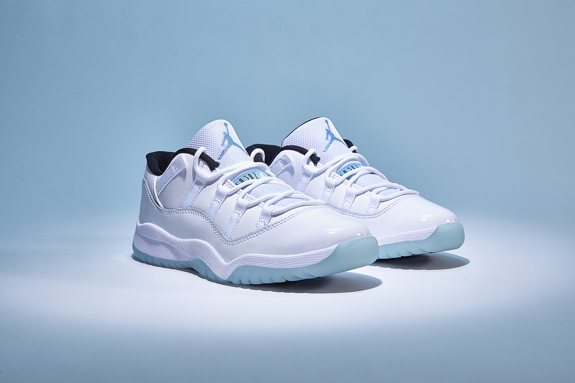 Air Jordan 11 Retro Low 'Legend Blue 